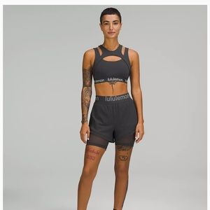 NWOT size 12 Lululemon Logo Waistband HR Train Short